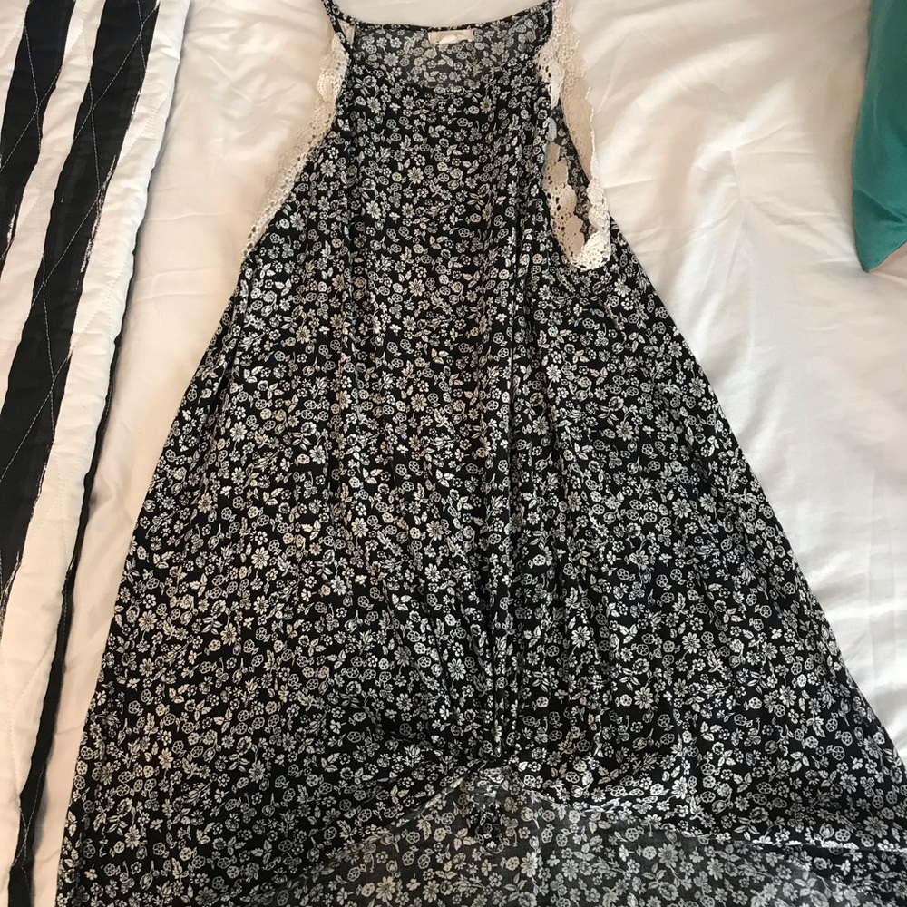 Black and white flower tank top